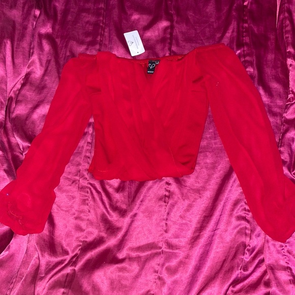 Windsor Tops - NWT Windsor Red Top ❤️
